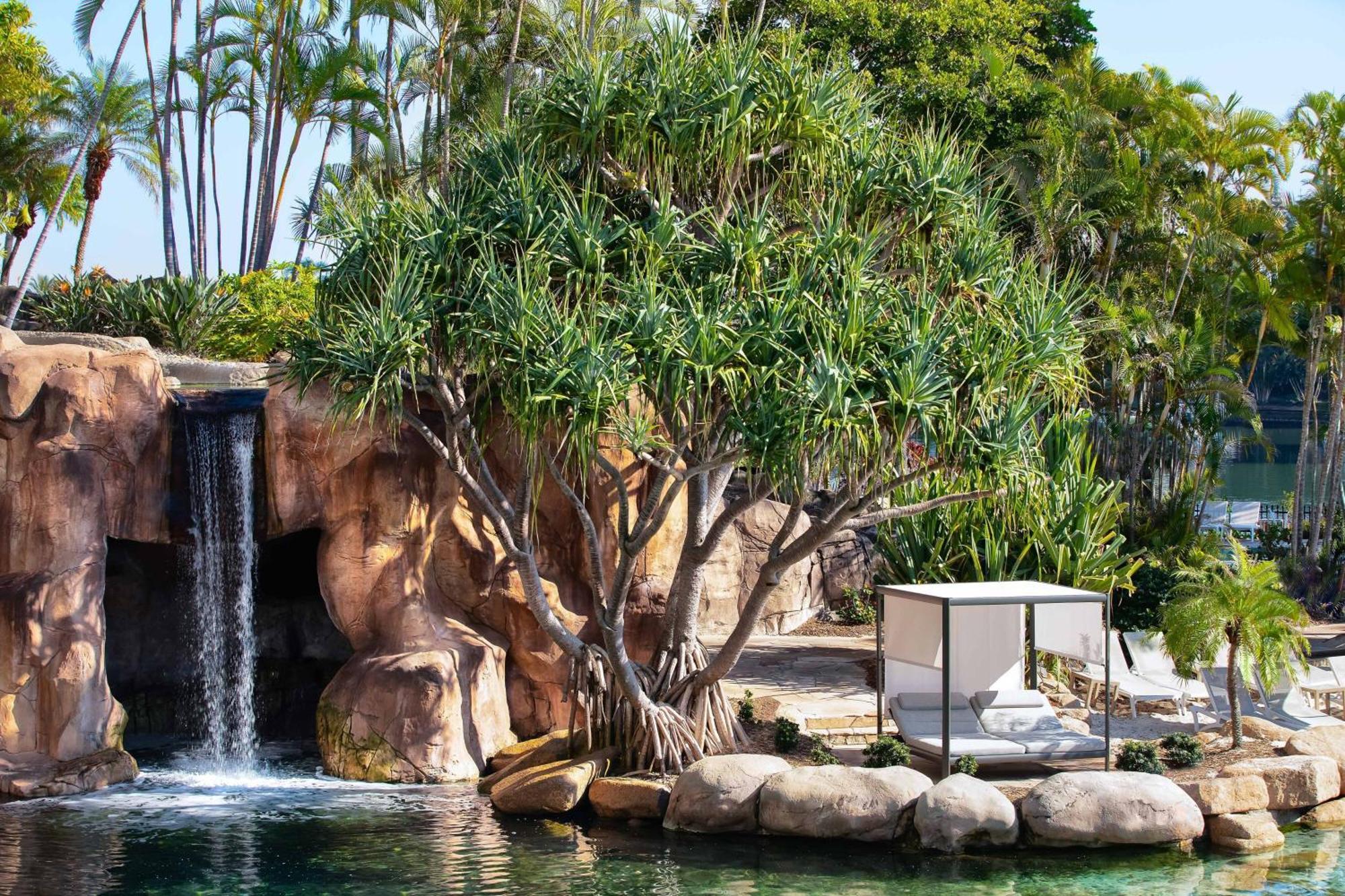 Jw Marriott Gold Coast Resort & Spa Surfers Paradise Exterior photo The "Rock" at the Mirage